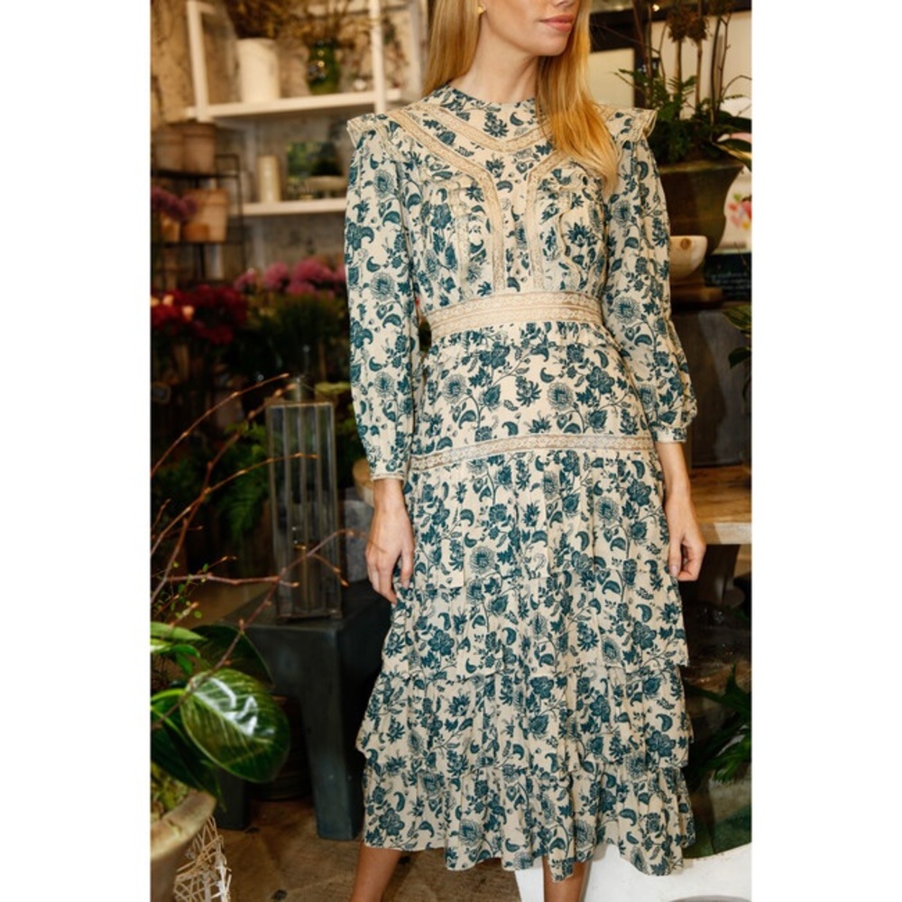 Anna Cate Virginia Midi‎ Blue Floral Tiered Dress
NWoT